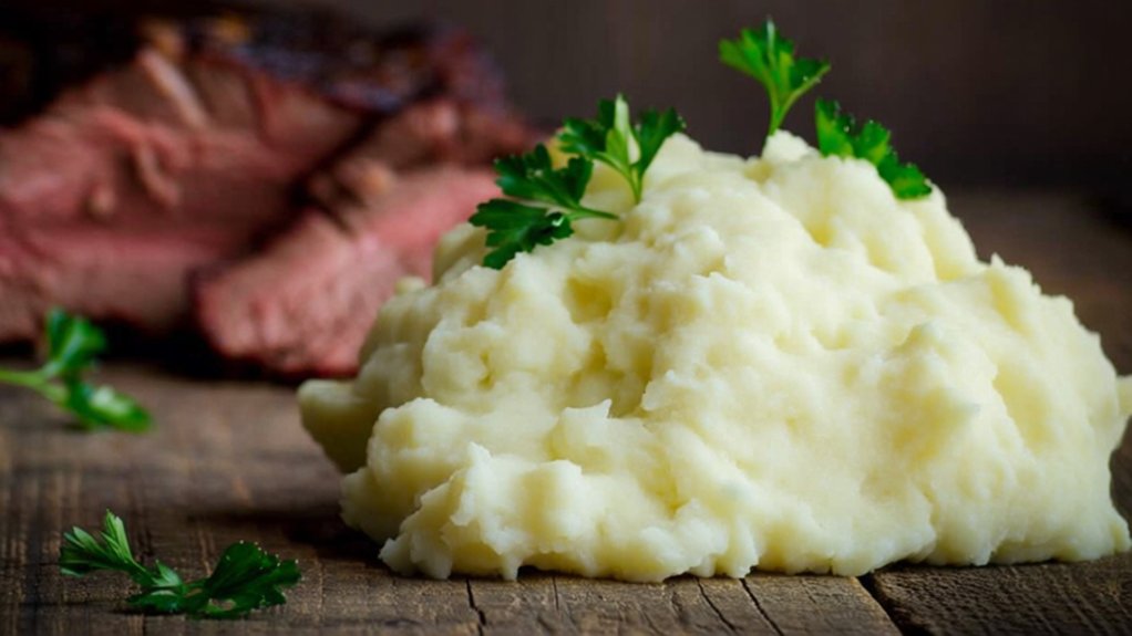 garlic enhances mashed potatoes